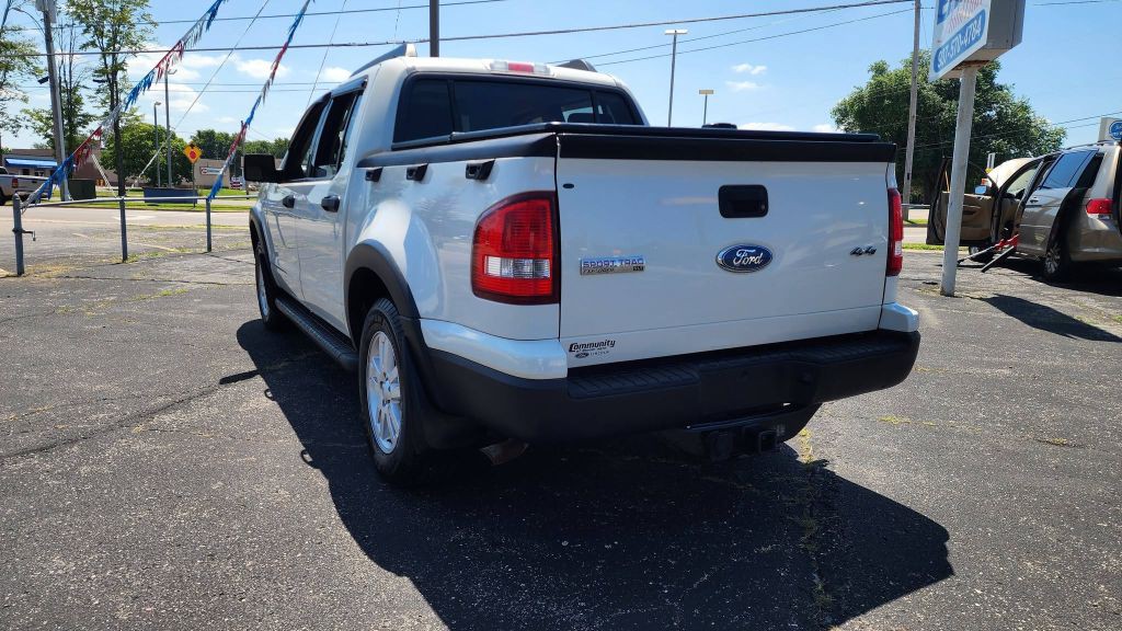2008 Ford Explorer Image 4
