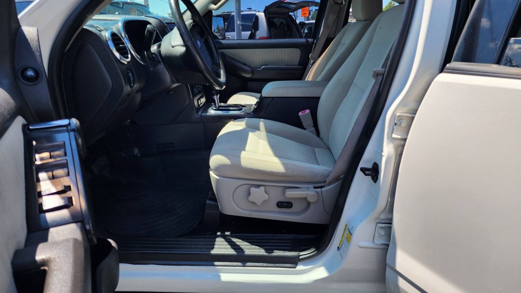 2008 Ford Explorer Image 9