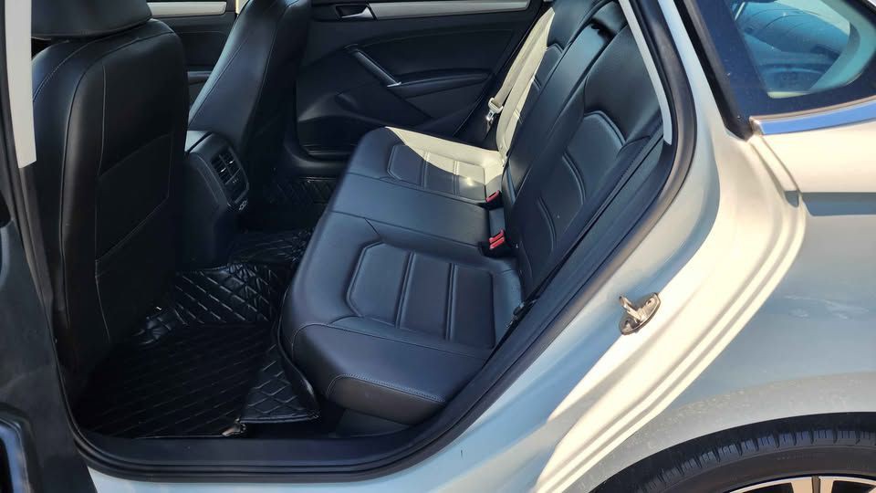 2021 Volkswagen Passat Image 10