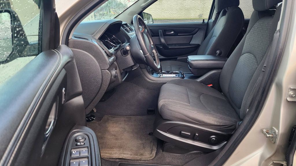 2015 GMC Acadia Image 9