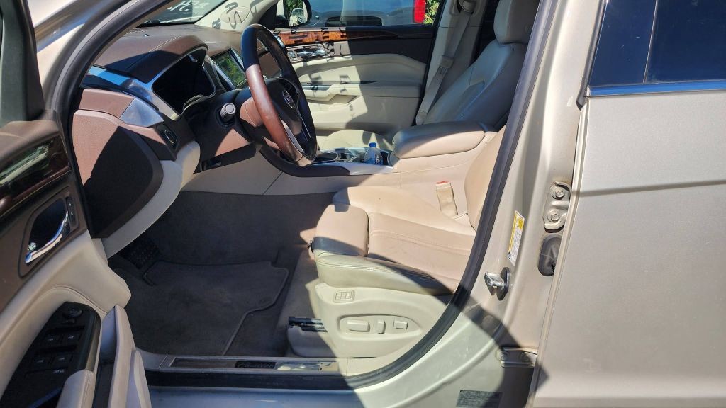 2013 Cadillac SRX Image 10