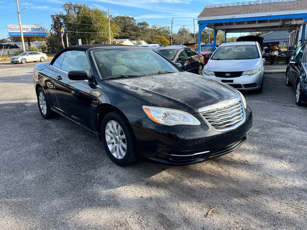 2012 Chrysler 200 Image 3