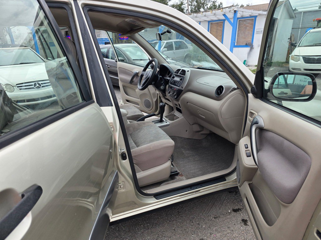 2002 Toyota Rav4 Image 14