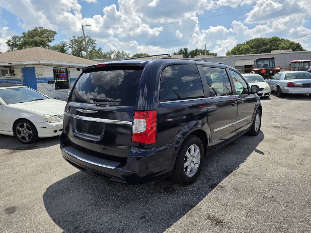 2012 Chrysler Town & Country Image 5