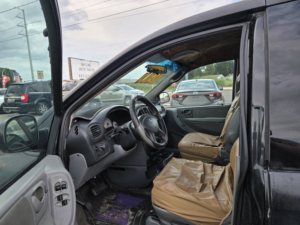 2005 Dodge Ram Van Image 9