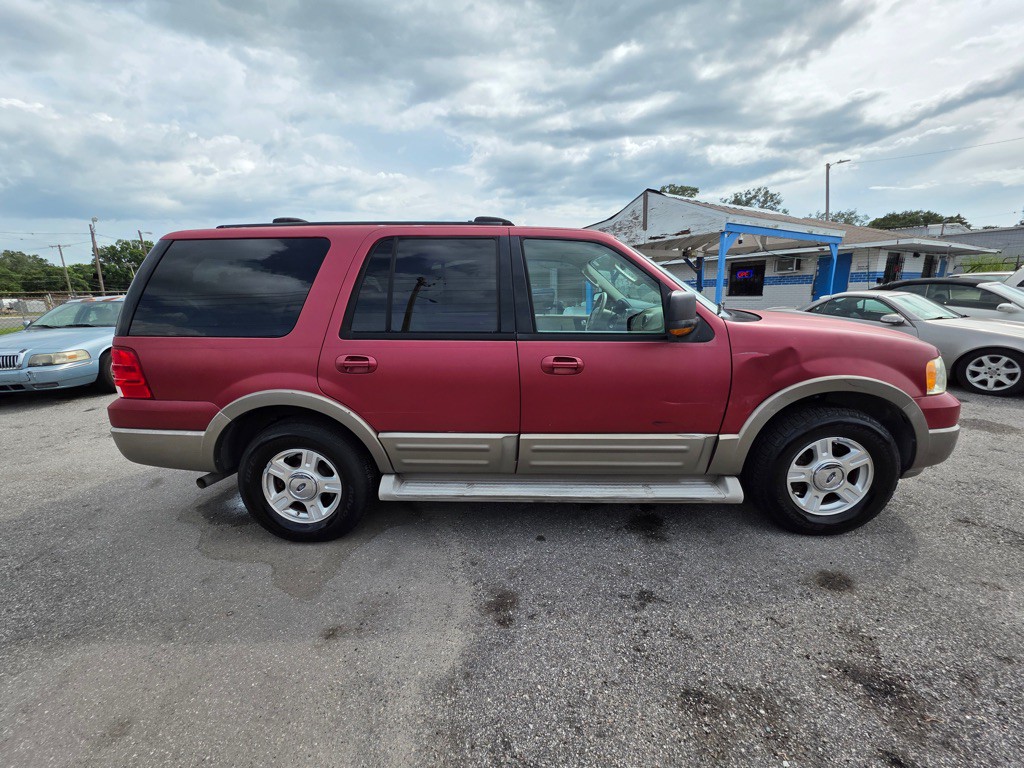2004 Ford Expedition Image 10