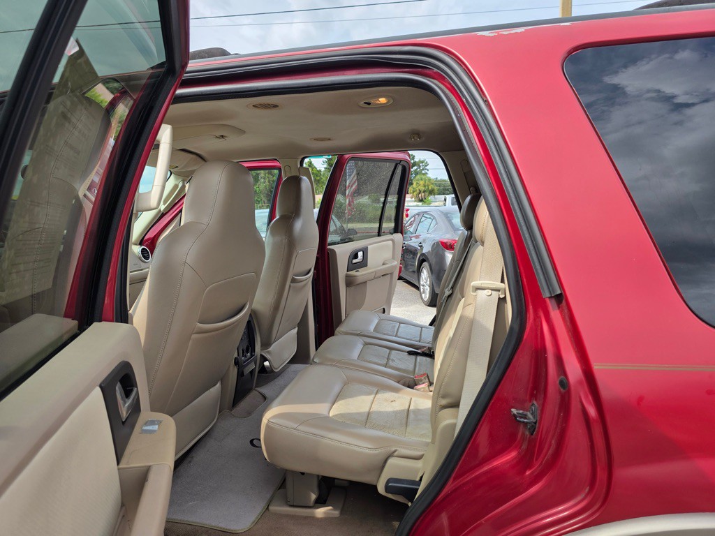 2004 Ford Expedition Image 16