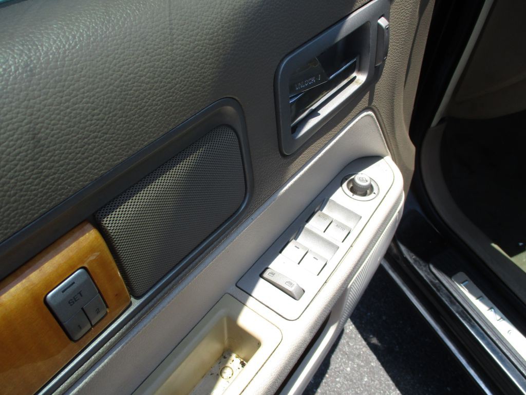 2006 Lincoln Zephyr Image 8