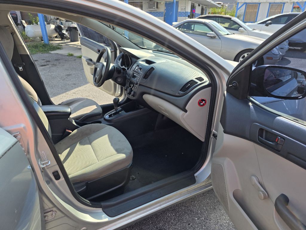2010 Kia Forte Image 12