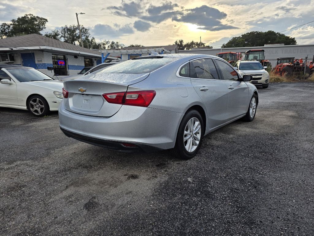 2018 Chevrolet Malibu Image 3