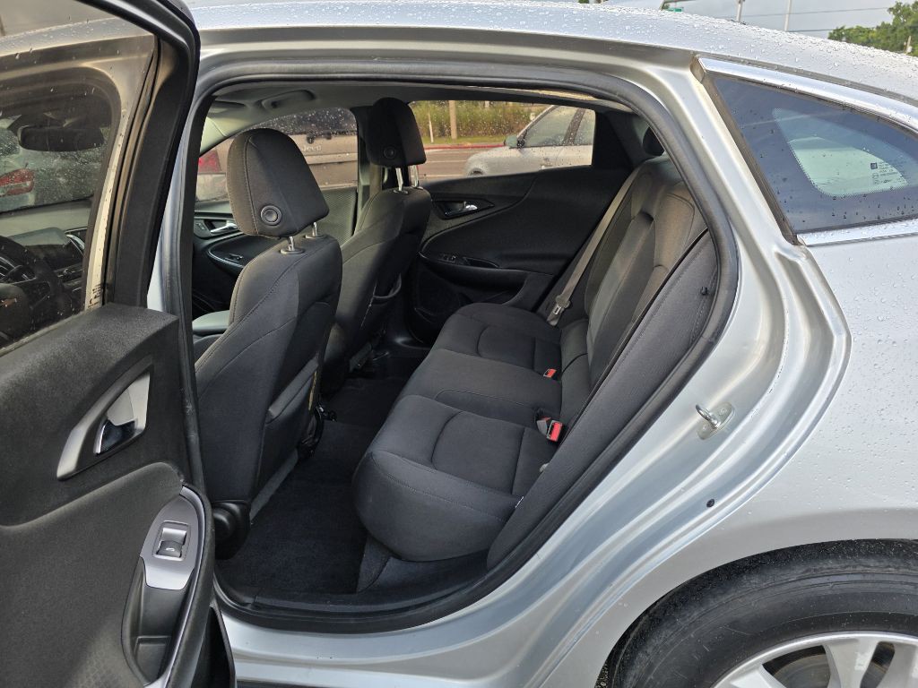 2018 Chevrolet Malibu Image 10