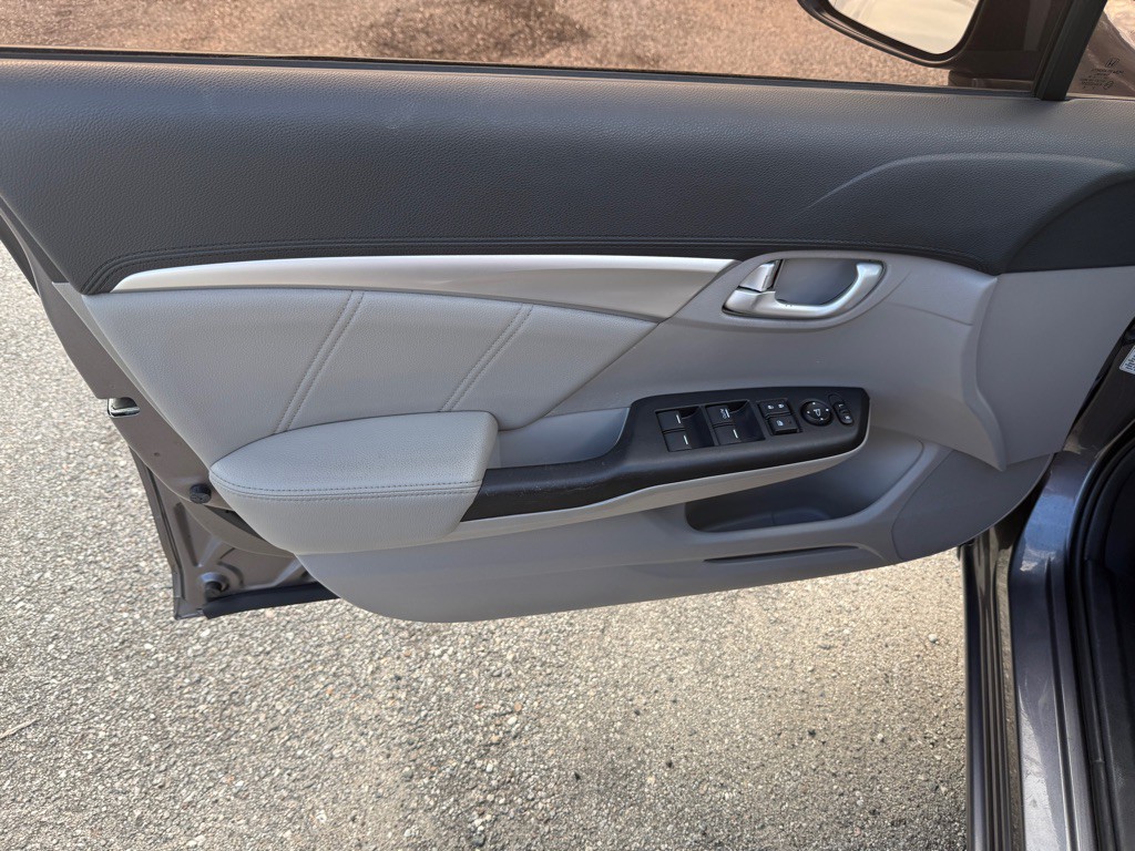 2015 Honda Civic Image 9