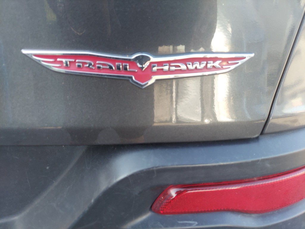 2017 Jeep Cherokee Image 6