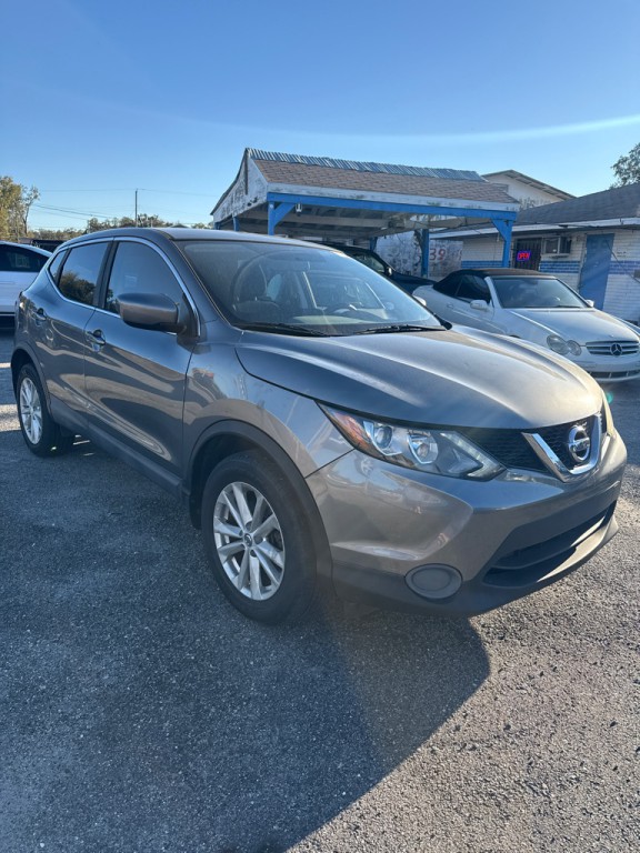2017 Nissan Rogue Image 2
