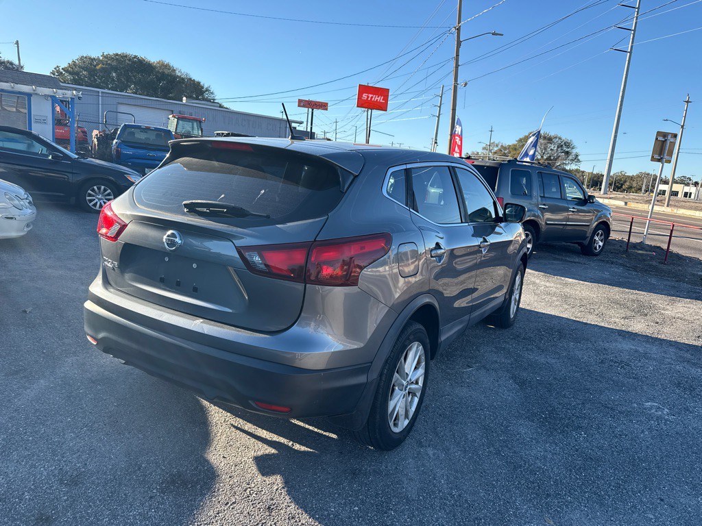 2017 Nissan Rogue Image 4