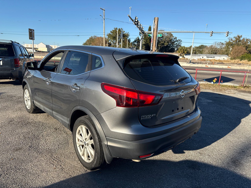 2017 Nissan Rogue Image 5