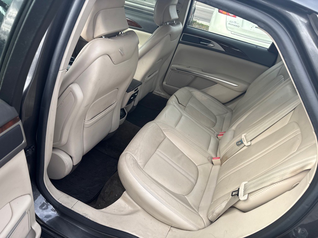 2016 Lincoln MKZ Image 10