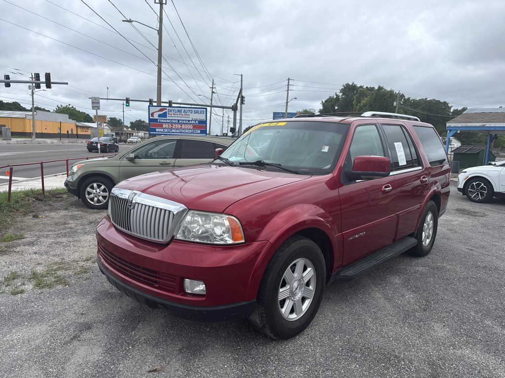 2005 Lincoln Navigator Image 1