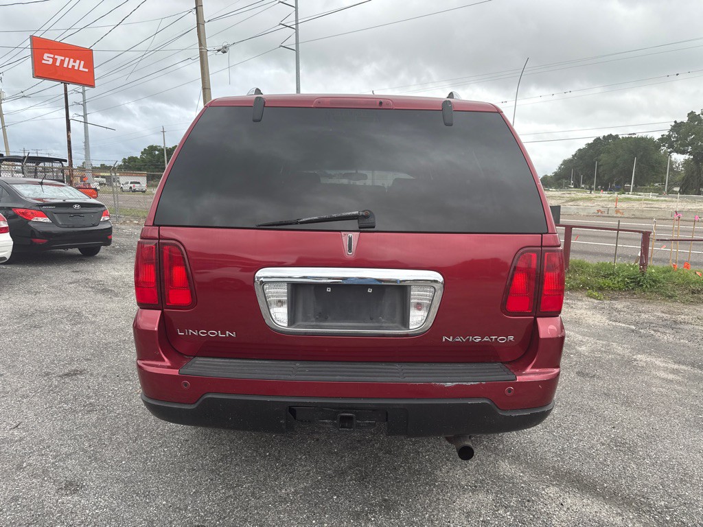 2005 Lincoln Navigator Image 5