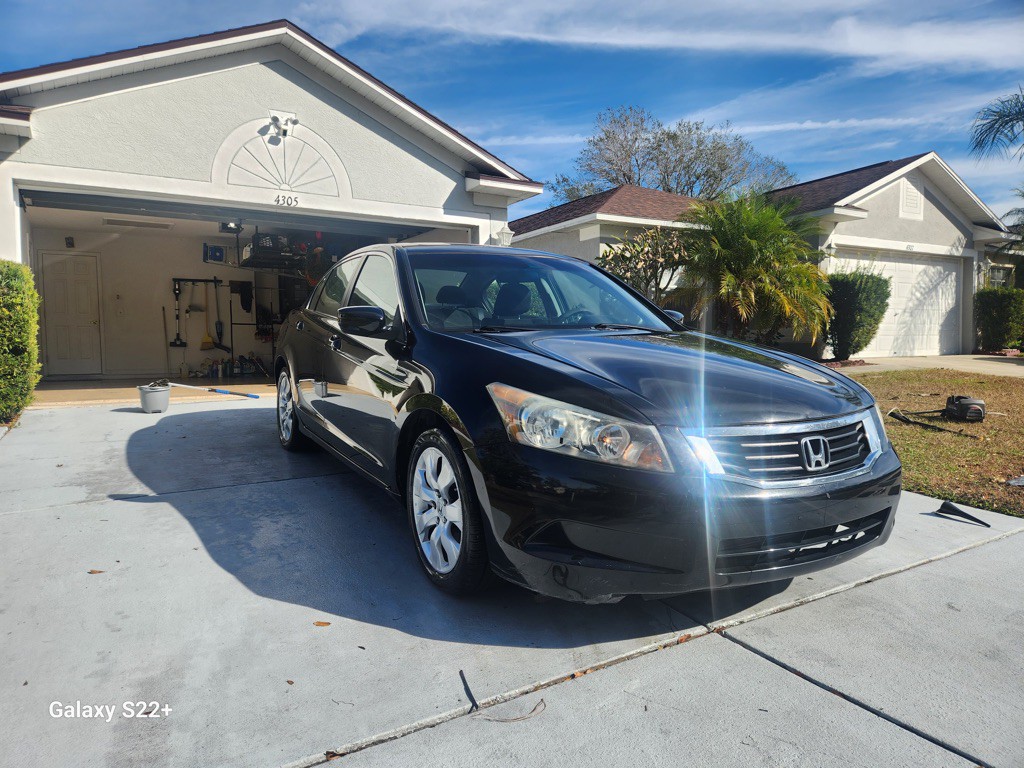 2010 Honda Accord Image 2