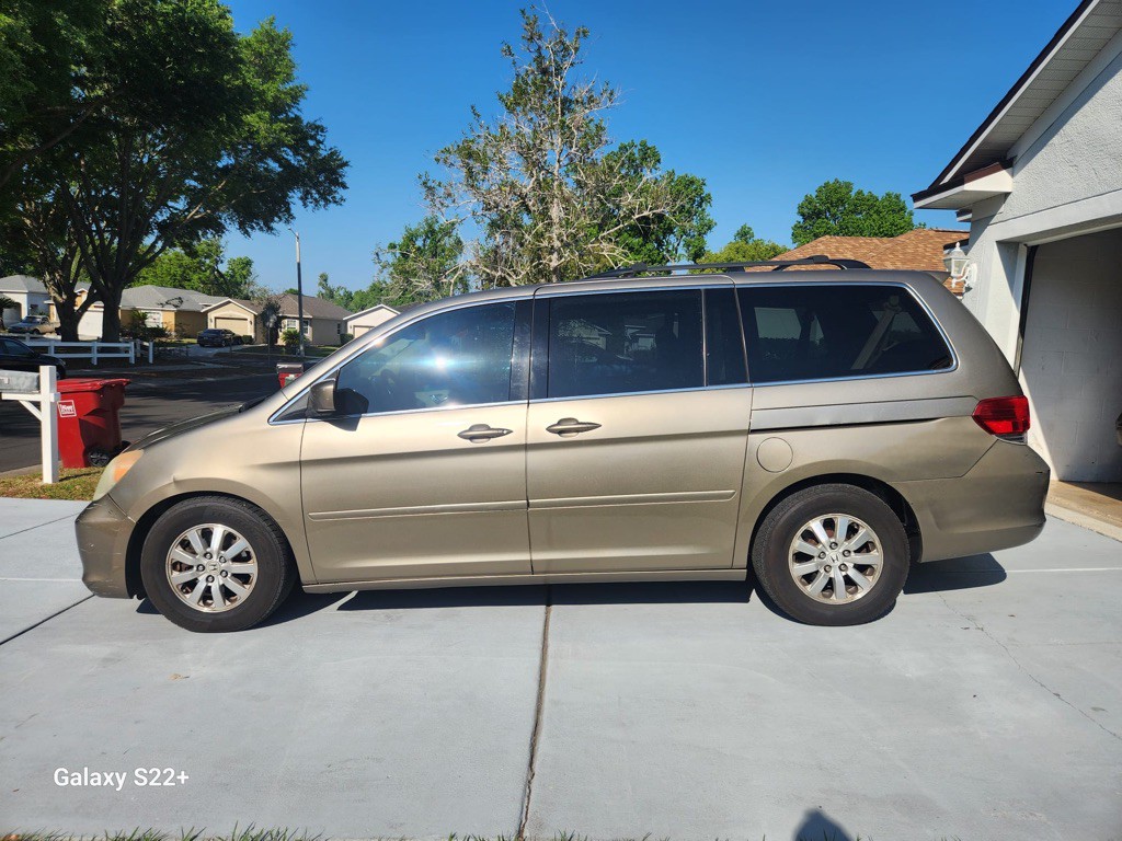 2010 Honda Odyssey Image 4