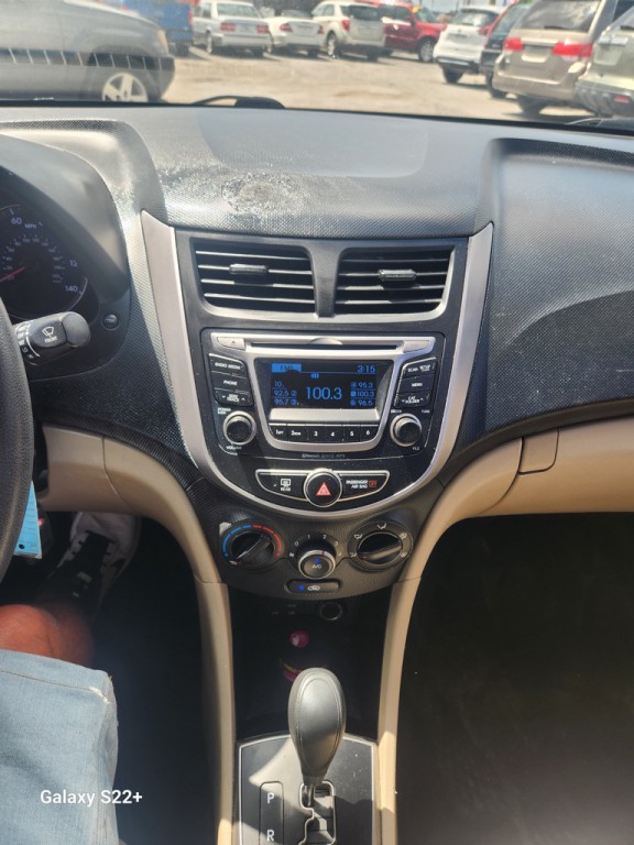 2017 Hyundai Accent Image 12
