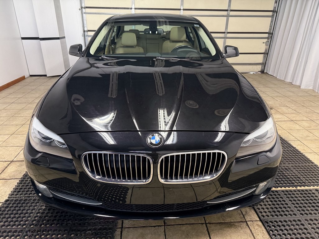 2012 BMW 5 Series Image 2