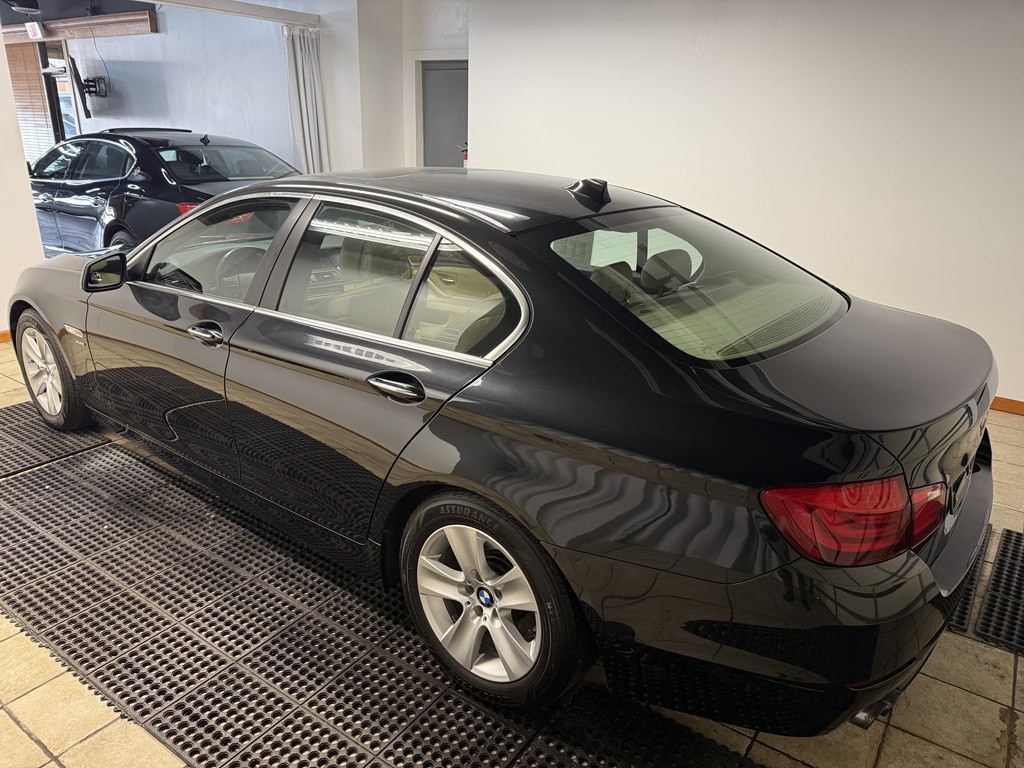 2012 BMW 5 Series Image 3