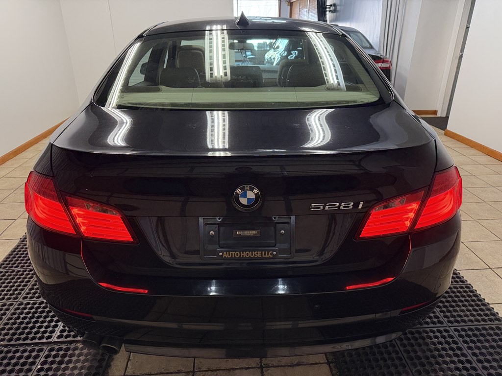 2012 BMW 5 Series Image 4