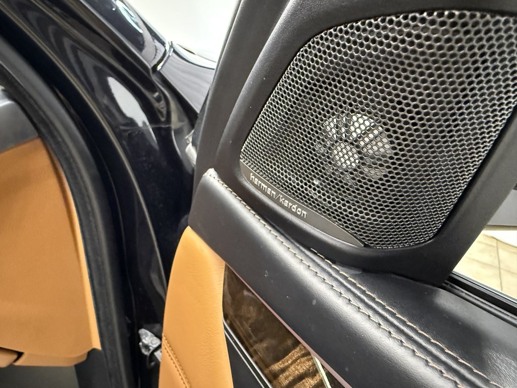 2016 BMW X6 Image 16
