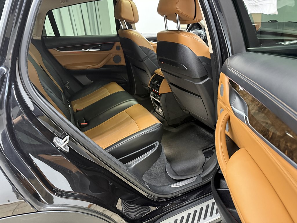 2016 BMW X6 Image 17
