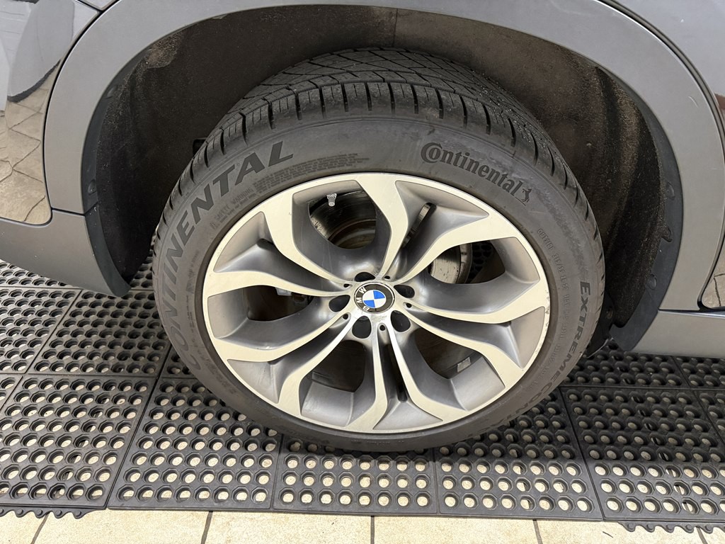 2016 BMW X6 Image 24