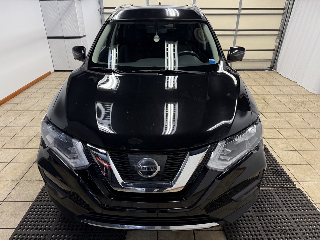 2017 Nissan Rogue Image 2