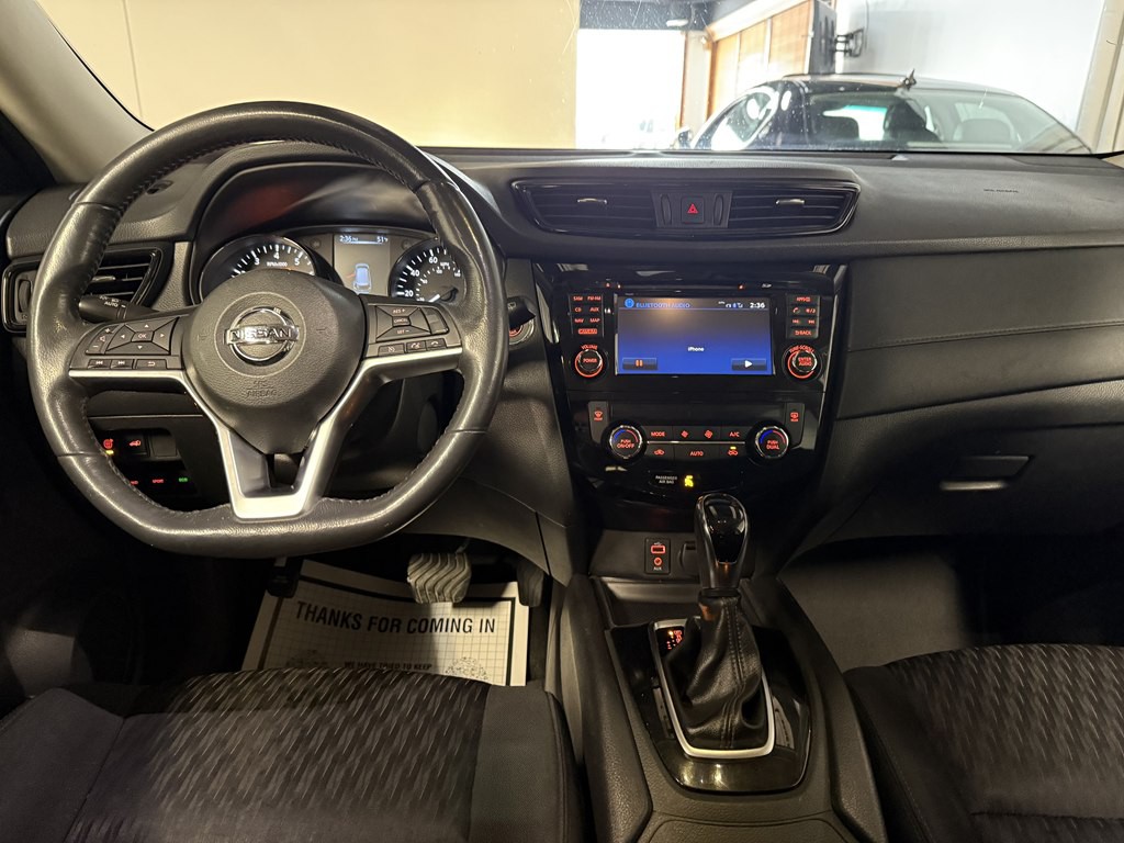 2017 Nissan Rogue Image 11