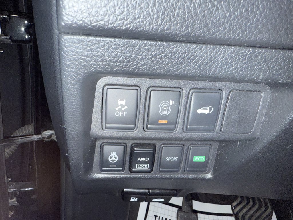 2017 Nissan Rogue Image 12