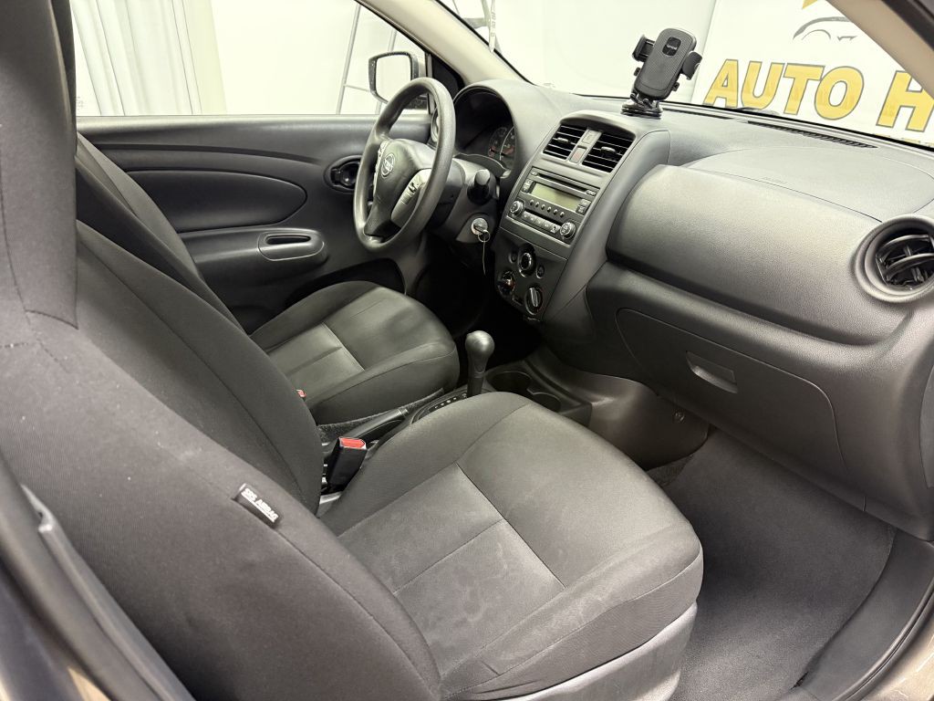 2016 Nissan Versa Image 8