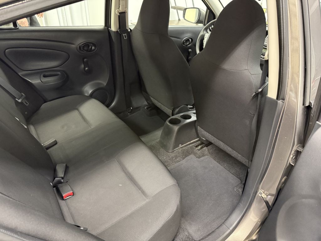 2016 Nissan Versa Image 10