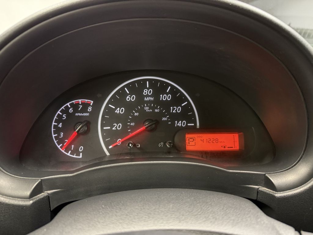 2016 Nissan Versa Image 13