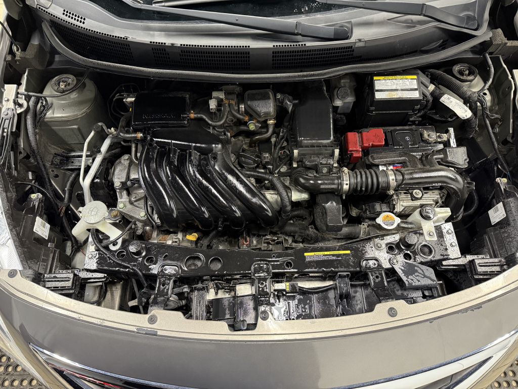 2016 Nissan Versa Image 15