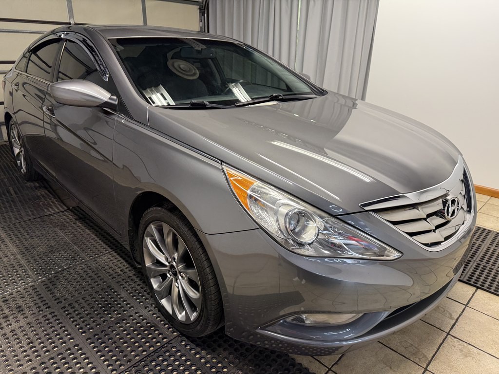 2013 Hyundai Sonata Image 1