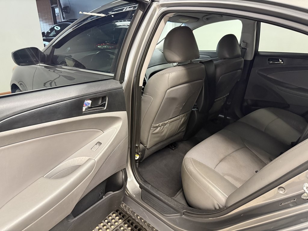 2013 Hyundai Sonata Image 8