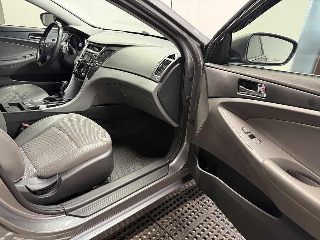 2013 Hyundai Sonata Image 9