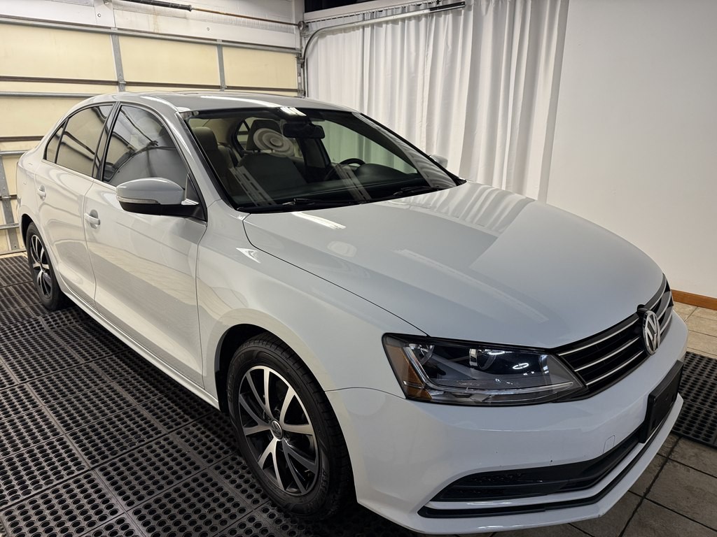 2017 Volkswagen Jetta Image 1