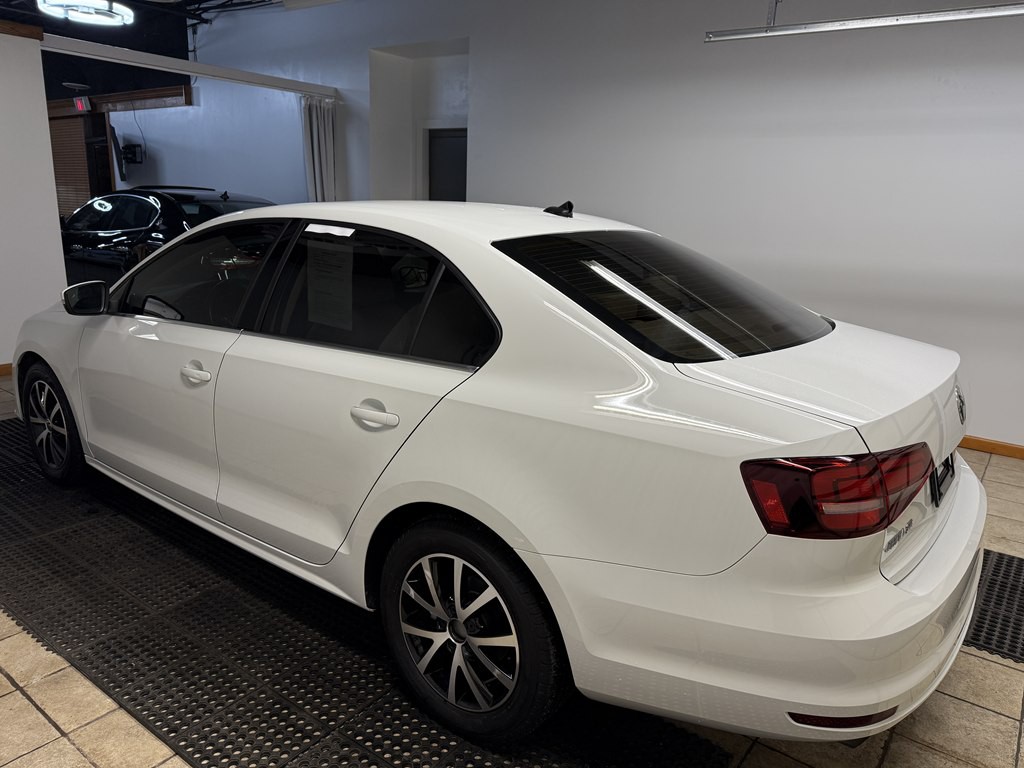 2017 Volkswagen Jetta Image 4