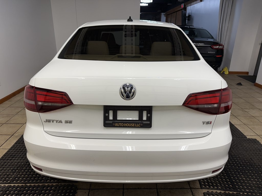 2017 Volkswagen Jetta Image 5
