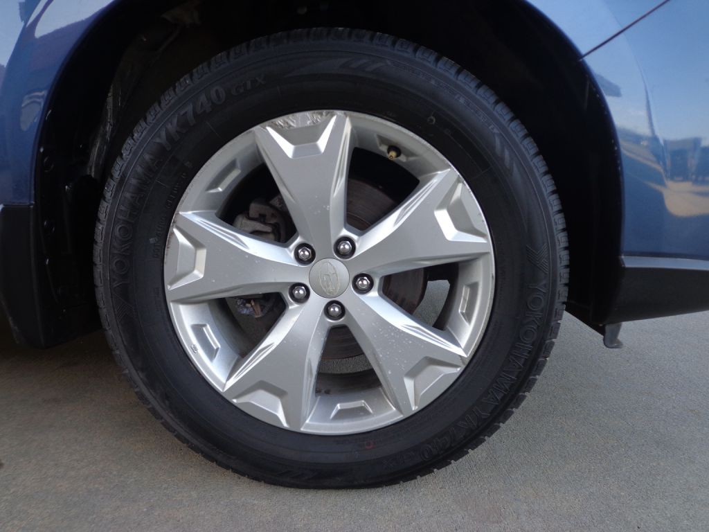 2014 Subaru Forester Image 9