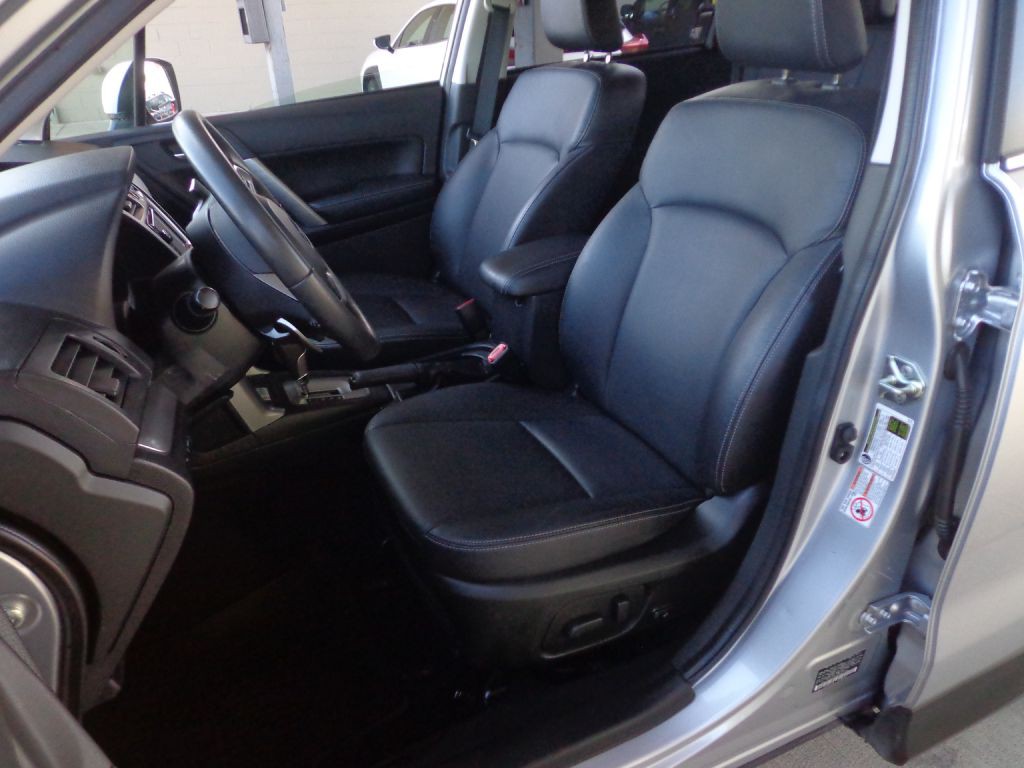 2014 Subaru Forester Image 14