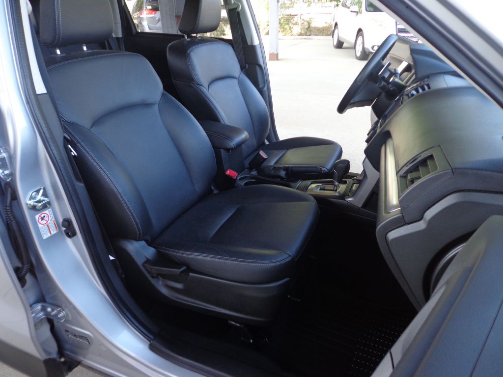 2014 Subaru Forester Image 17