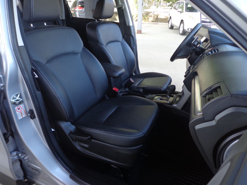 2014 Subaru Forester Image 18
