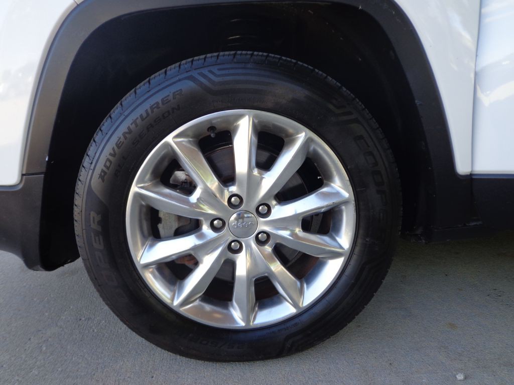 2015 Jeep Cherokee Image 8